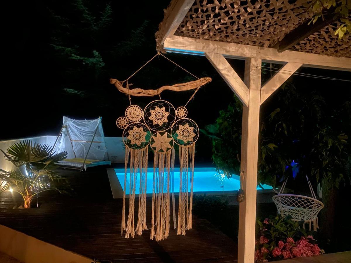 Zen Avec 2 Chats Holiday home Grospierres